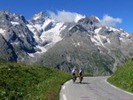 Le Massif des Ecrins dans la descente du Col du Galibier