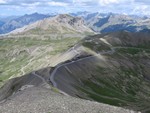 Vue sur la route du Col de la Bonnette depuis la Cîme de la Bonnette