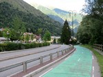 Piste cyclable à Isola dans la vallée de la Tinée