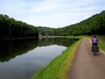 Le canal du Nivernais au pied de l'échelle des 16 écluses