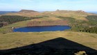 Tour du Mont Dore : L'ombre du Puy Gros devant le lac de Guéry