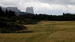 Le Mont Aiguille sous la pluie derrière nous