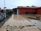 Vélodyssée - Arrêt boulangerie sous la pluie